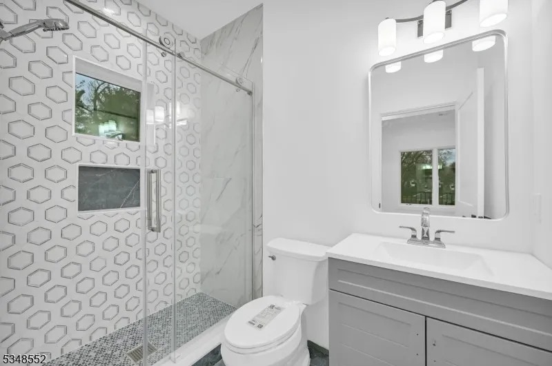 11 Country Club Road Livingston NJ bathroom photo 22